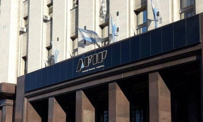 Percepción del 35% por la compra de dólares: AFIP ya habilitó el sistema para pedir la devolución