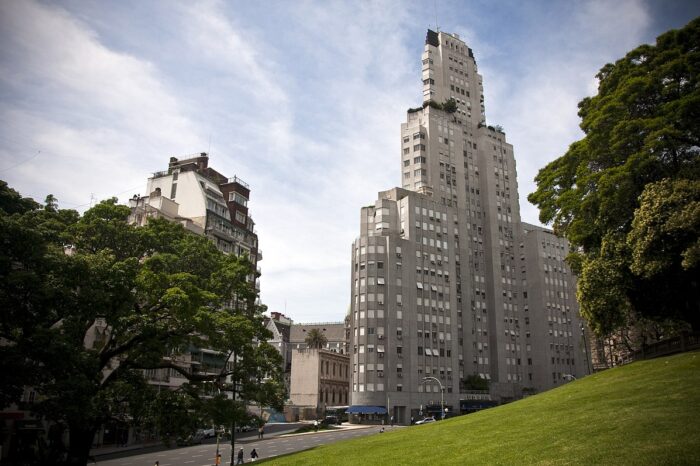 Conocé el edificio Kavanagh: el rascacielos de Retiro que fue el más alto de Sudamérica y es Patrimonio Mundial de la UNESCO