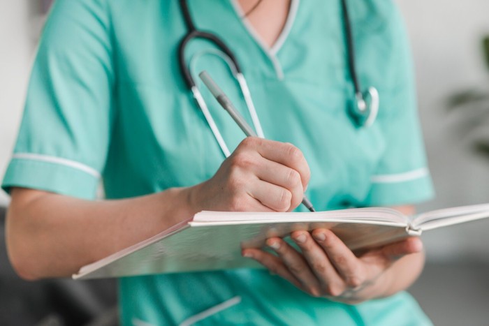 Abren una convocatoria para incorporar más personal de salud en hospitales porteños