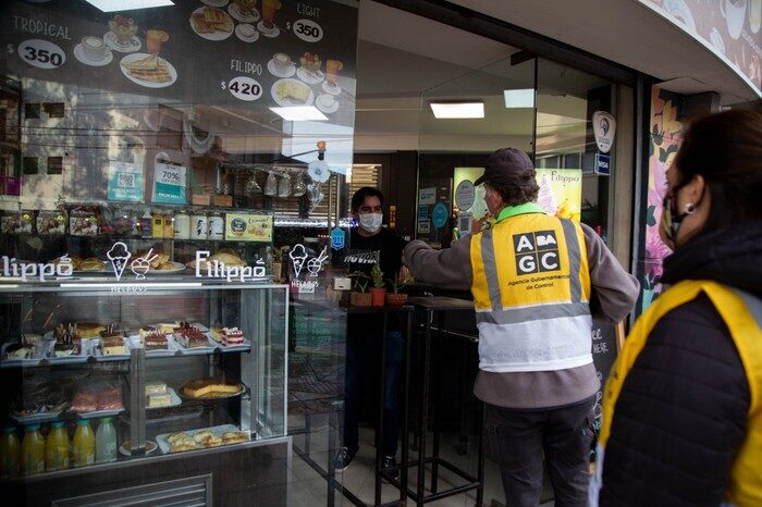 Continuarán los controles a restaurantes y bares porteños