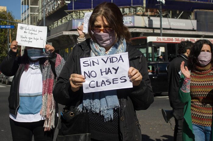 Finaliza otra semana de protestas de docentes porteños con 'semaforazo' y radio abierta