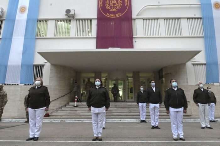 Distinguen a una enfermera del Hospital Militar por su lucha contra la Covid-19