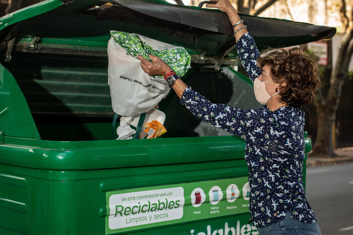 La Ciudad instala contenedores verdes a 150 metros de cada casa