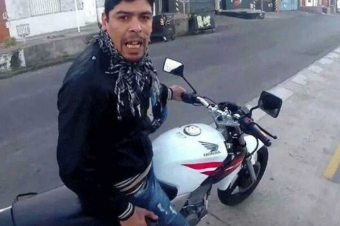 A siete años de haber sido filmado robando a un turista, el motochorro de La Boca fue detenido por pegarle a su pareja