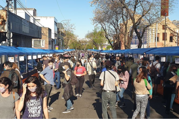 La Feria de Editores volvió a las calles, con una muy buena respuesta del público