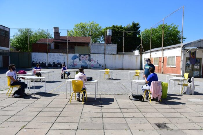 Más de la mitad de los alumnos porteños pasaron de año con materias previas y ahora buscan ponerse al día