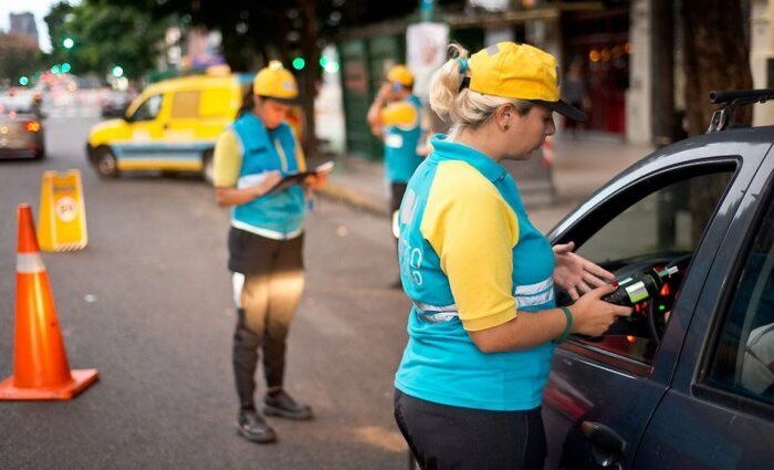 Ciudad: inhabilitará licencia de conducir a quienes den positivo en test de alcoholemia