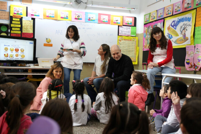 Rodríguez Larreta y Soledad Acuña visitaron una escuela bilingüe