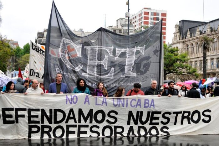 Balvanera: protesta en Córdoba y Ayacucho contra recortes en educación superior