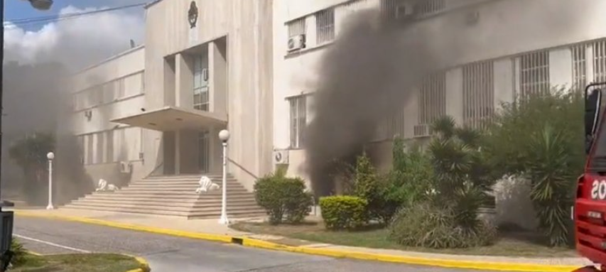 Incendio en el subsuelo del Hospital Militar Central: no hubo heridos