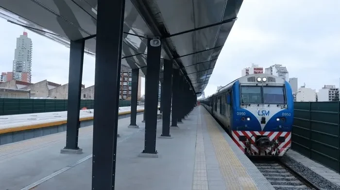 Luego de cinco años, reabre en forma parcial la estación elevada Villa Crespo del tren San Martín