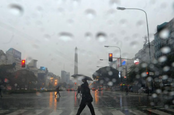 Alerta por lluvias fuertes en la Ciudad, provincia de Buenos Aires y otros cinco distritos