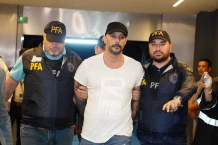 Dólar blue: allanaron una financiera en Belgrano y detuvieron a Leonardo Fariña