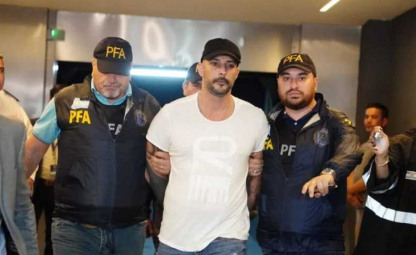 Dólar blue: allanaron una financiera en Belgrano y detuvieron a Leonardo Fariña