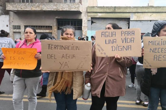 Ordenan al Gobierno porteño a garantizar el agua potable, cloacas y desagües pluviales en la Villa 15