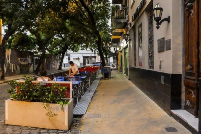 La Ciudad busca regular los decks de bares y restaurantes