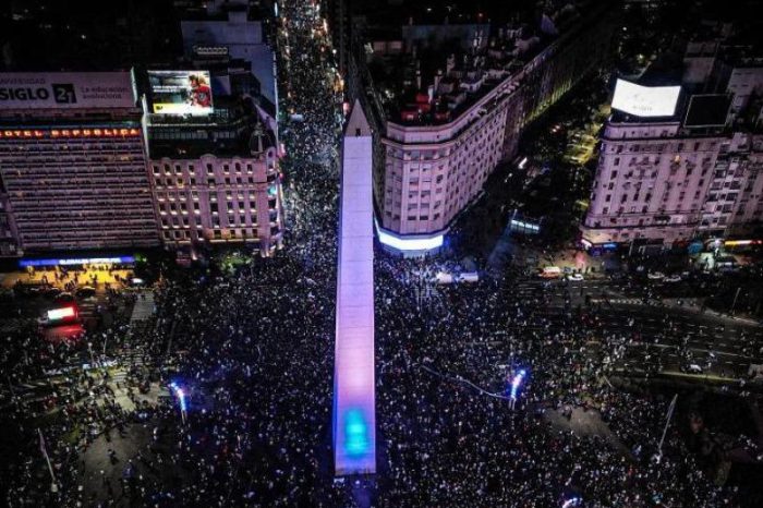 Argentina Bicampeón de América: miles de hinchas celebraron durante la madrugada en el Obelisco