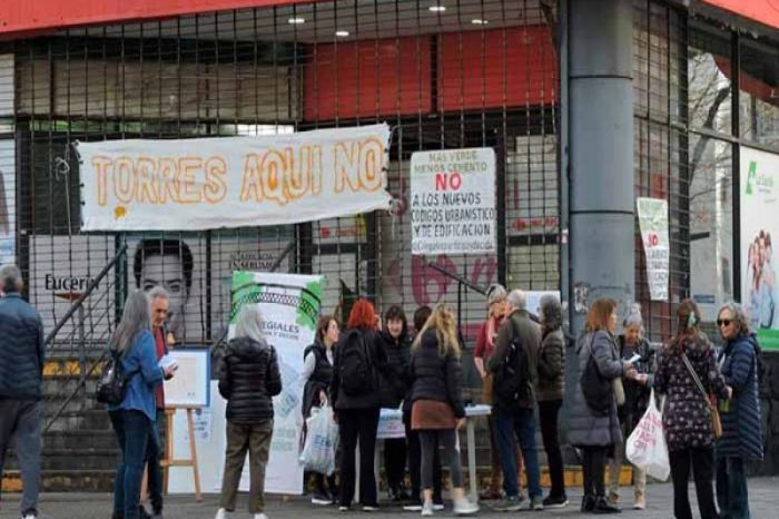 Colegiales se opone a la construcción de tres torres en el predio donde estaba el Carrefour