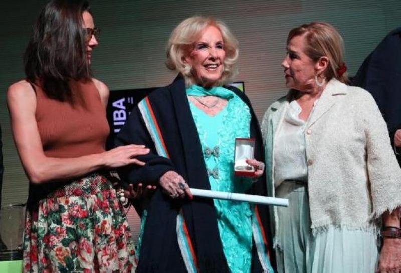 Homenajearon a Mirtha Legrand en la UBA y respaldó el reclamo universitario