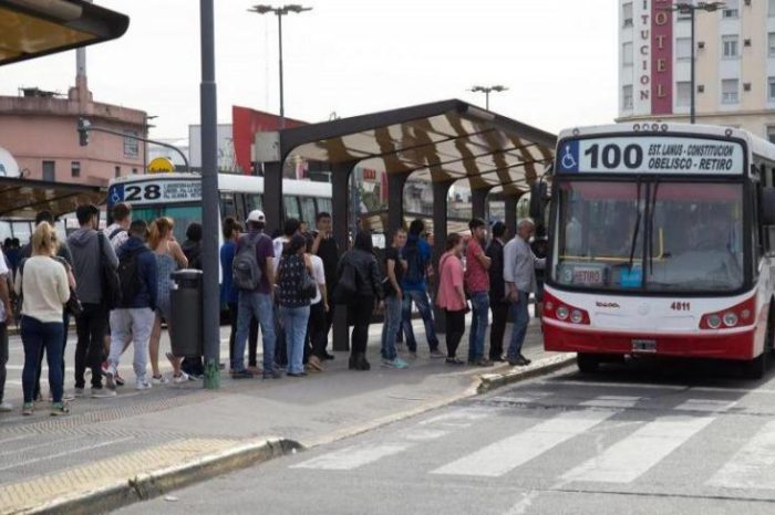 Retirarán paradas de colectivo de Retiro, Obelisco y Plaza Italia